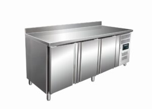 SARO Table réfrigérée 3 portes avec dosseret modèle KYLJA 3200 TN